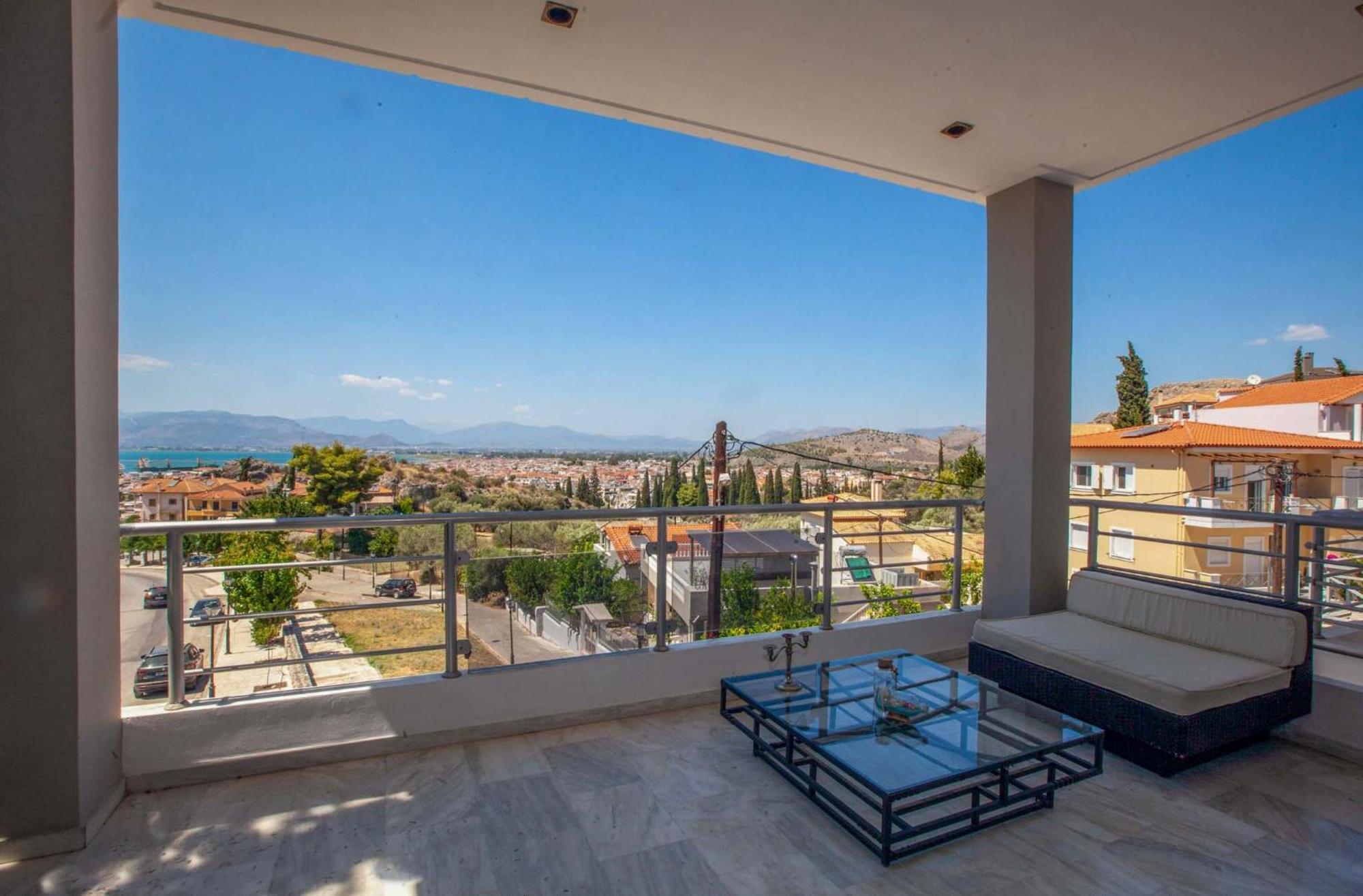 Bourtzi View Vila *