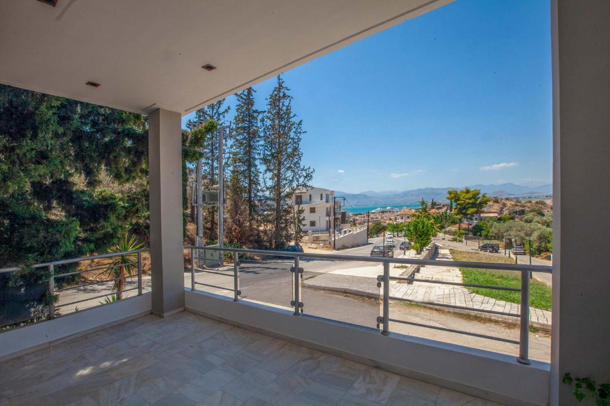 Bourtzi View Villa *