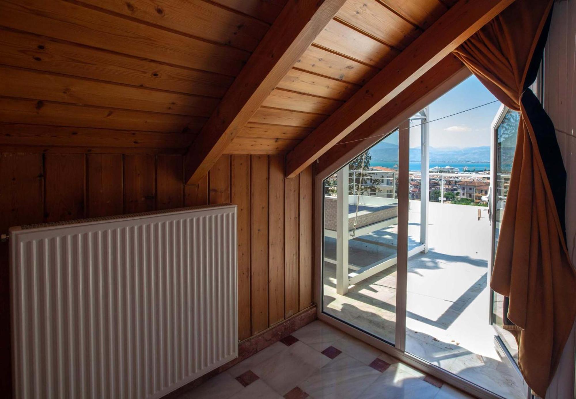 Bourtzi View Villa *